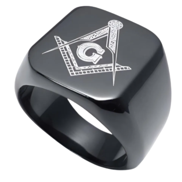 Anel maçônico de aço liso preto com esquadro e compasso em cinza