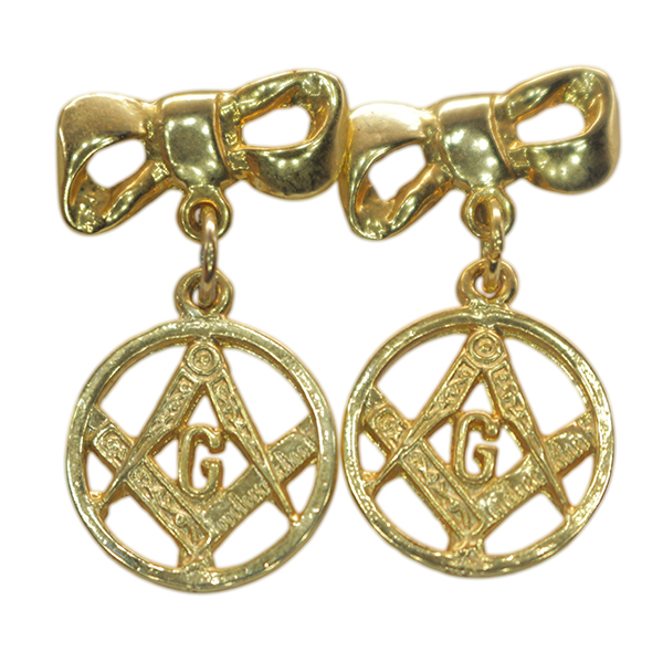 Brinco esquadro e compasso com círculos em aço dourado 1,5cmx1,5cm